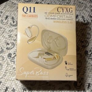 Q11 Wireless Earbuds - Black - Sealed in Box!